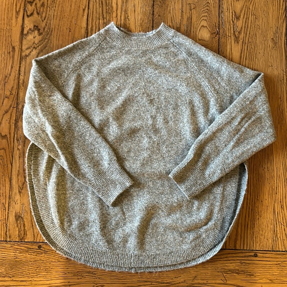 BB Dakota Steve Madden sweater small